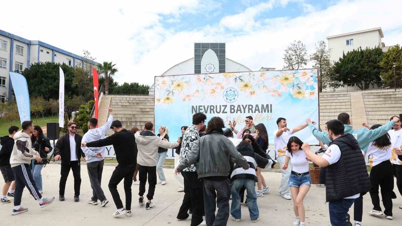 ALKÜ’de nevruz kutlandı

