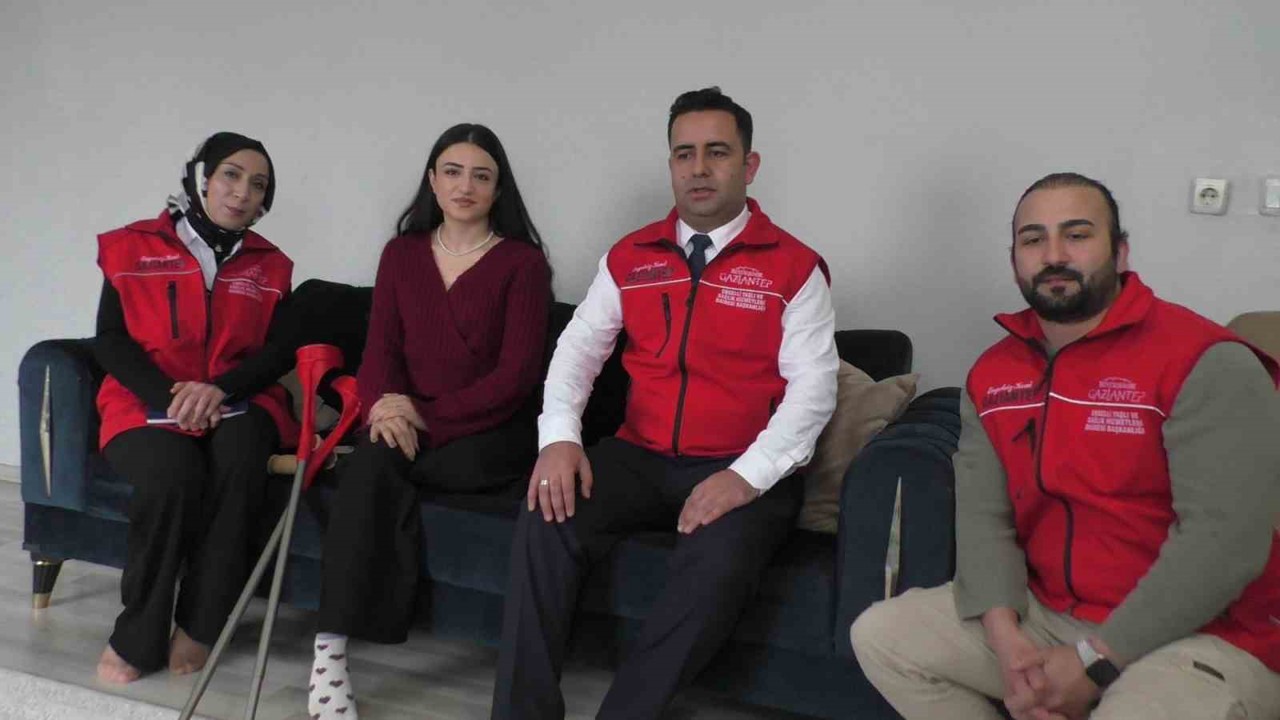 Protez bekleyen Tatvanlı Şevin’e Fatma Şahin’den destek
