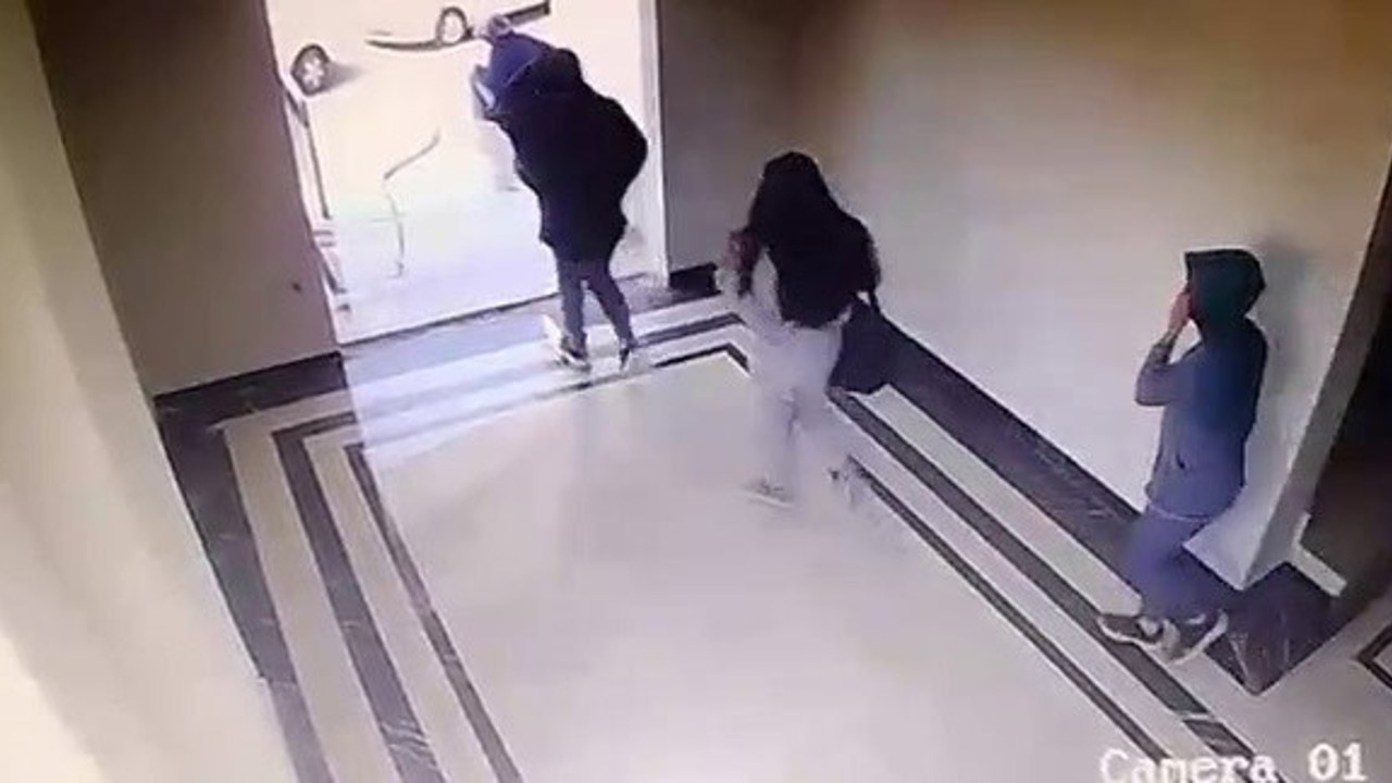 Şehir şehir gezip, evlerden hırsızlık yapan suç makinesi 3 kadın yakayı ele verdi
