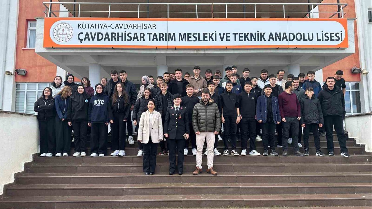 Jandarmadan öğrencilere tanıtım
