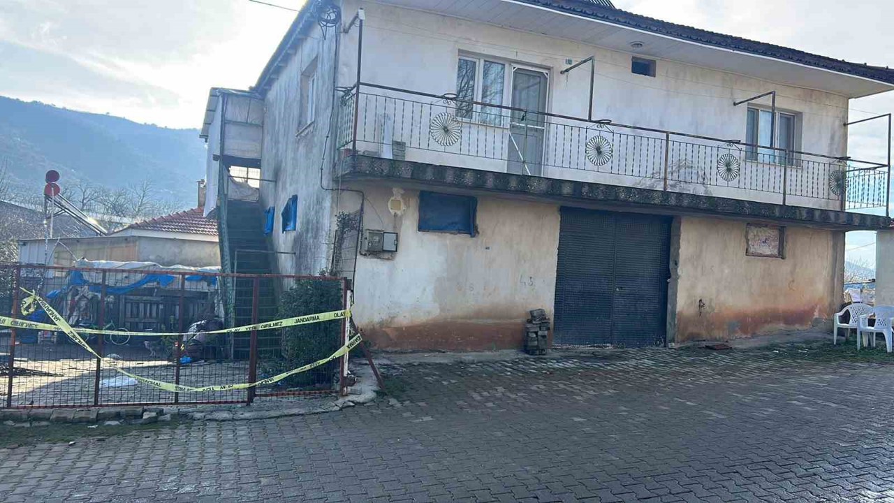 Manisa’da dehşet gecesi: Boşanma aşamasındaki eşini ve ailesini katletti
