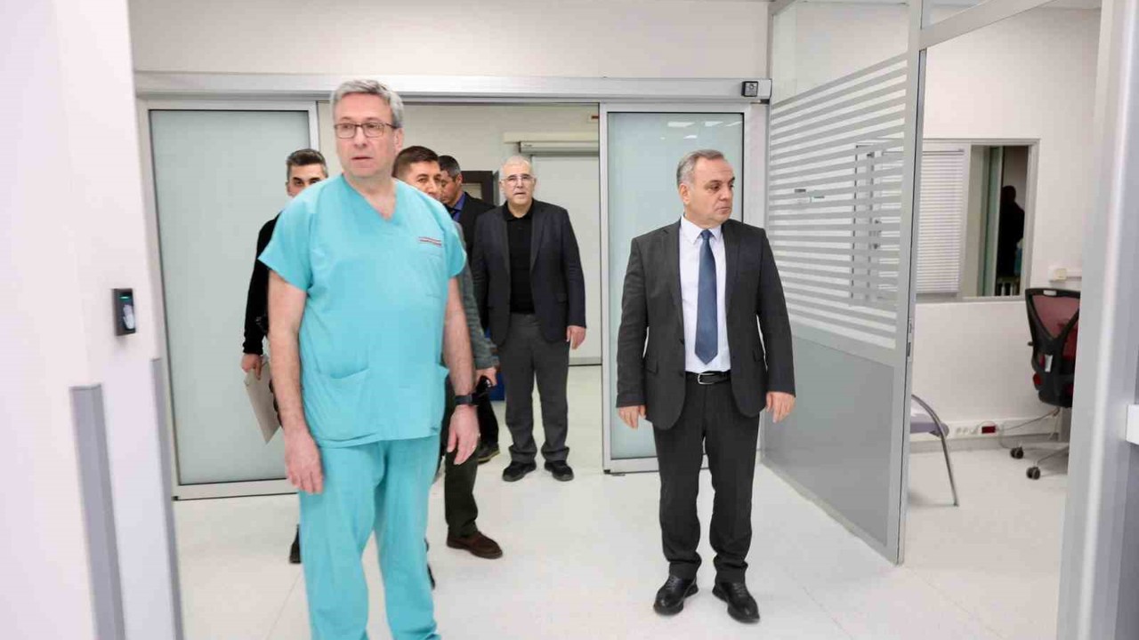 Rektör Prof. Dr. Altun, PET - BT Ünitesinin yenileme çalışmalarını inceledi
