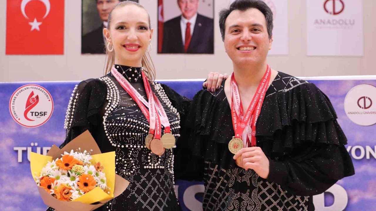Eskişehir’de pistin tozunu attırdılar: 300 sporcu şampiyonluk için ter döktü
