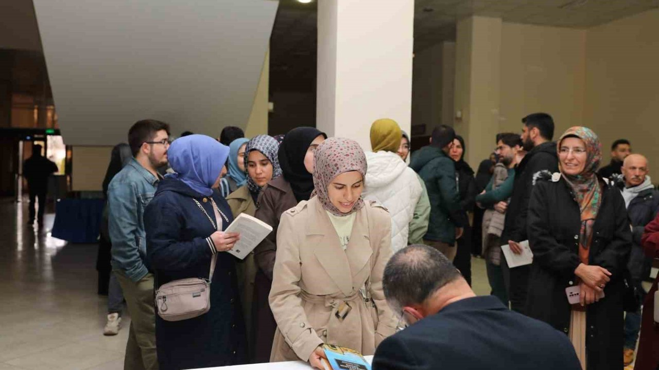 NÖHÜ’de "Kayıp Coğrafya’nın İzinde: Kudüs ve Doğu Türkistan" konferansına yoğun ilgi
