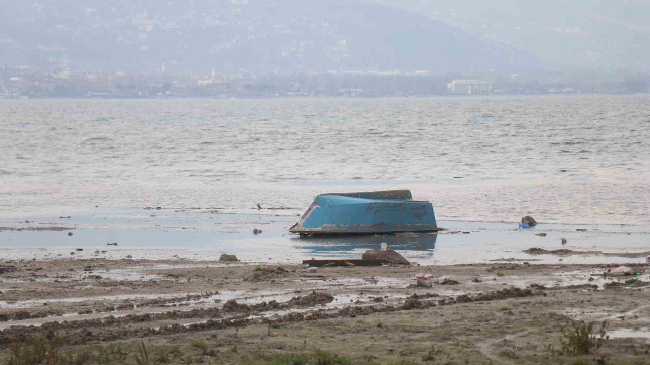 Yağışlar Sapanca Gölü’nde seviyeyi artırdı ancak risk hala devam ediyor
