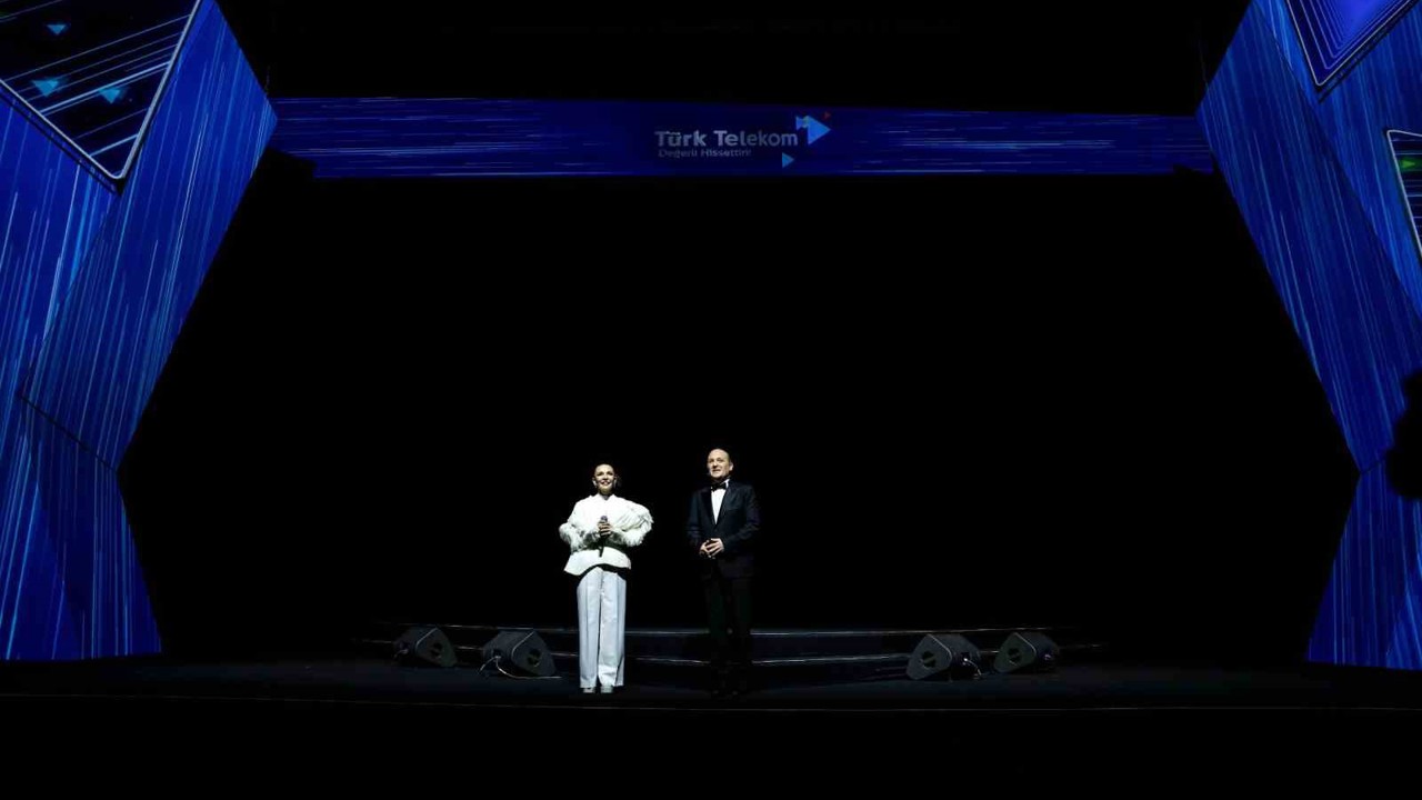 Türk Telekom 5G galasında yıldızlar geçidi
