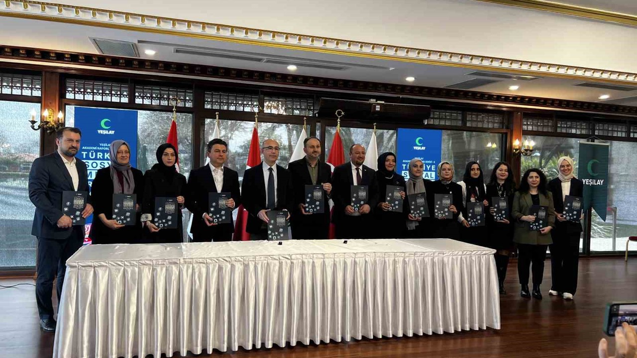 Türkiye Yeşilay Cemiyeti Genel Başkanı Dinç:  "Gençlerimizin yüzde 12’si kumar, bahis ve tütün reklamlarını pasif olarak izliyor"
