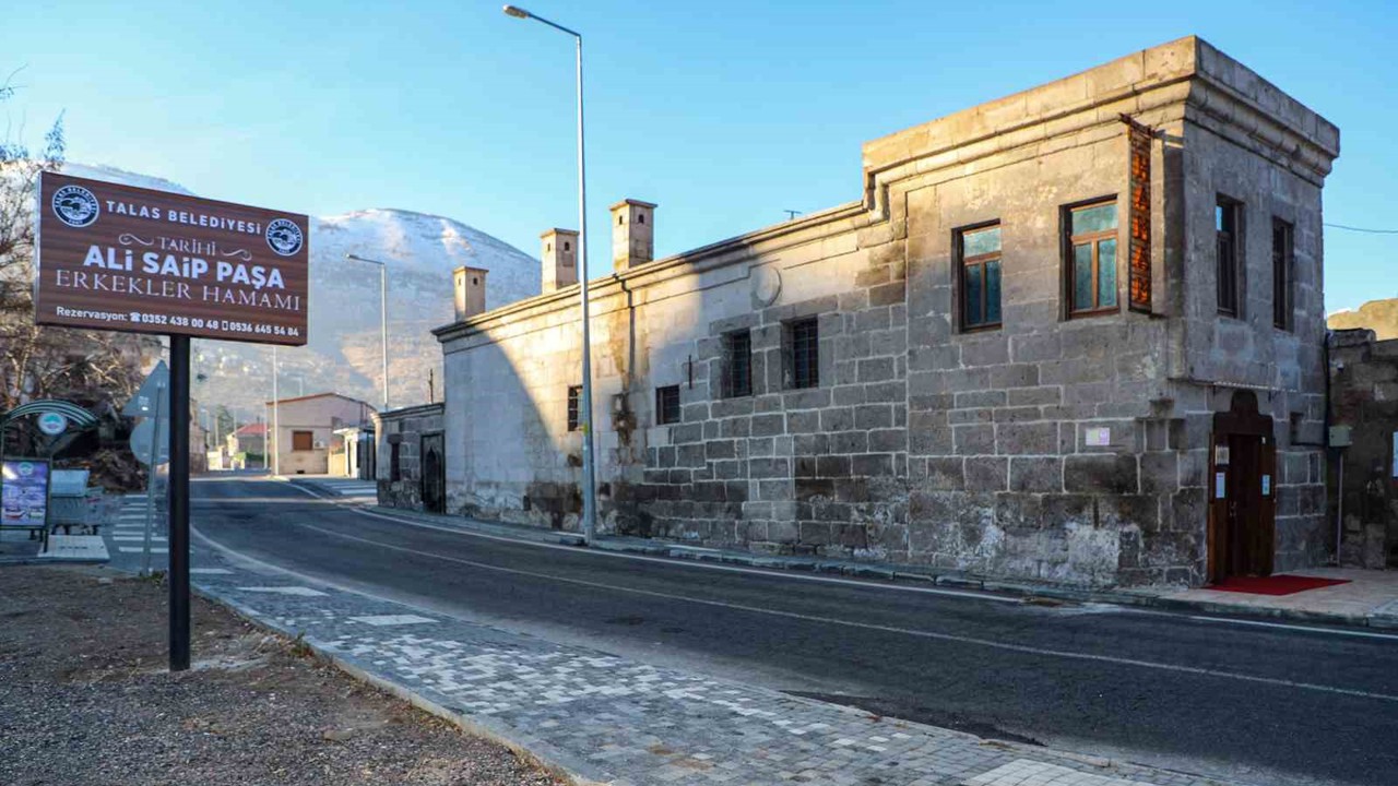 Talas’ın tarihi hamamına ilgi büyük
