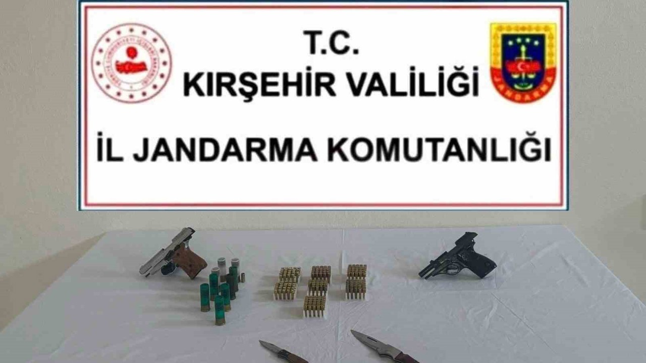 Jandarmadan ruhsatsız silah operasyonu
