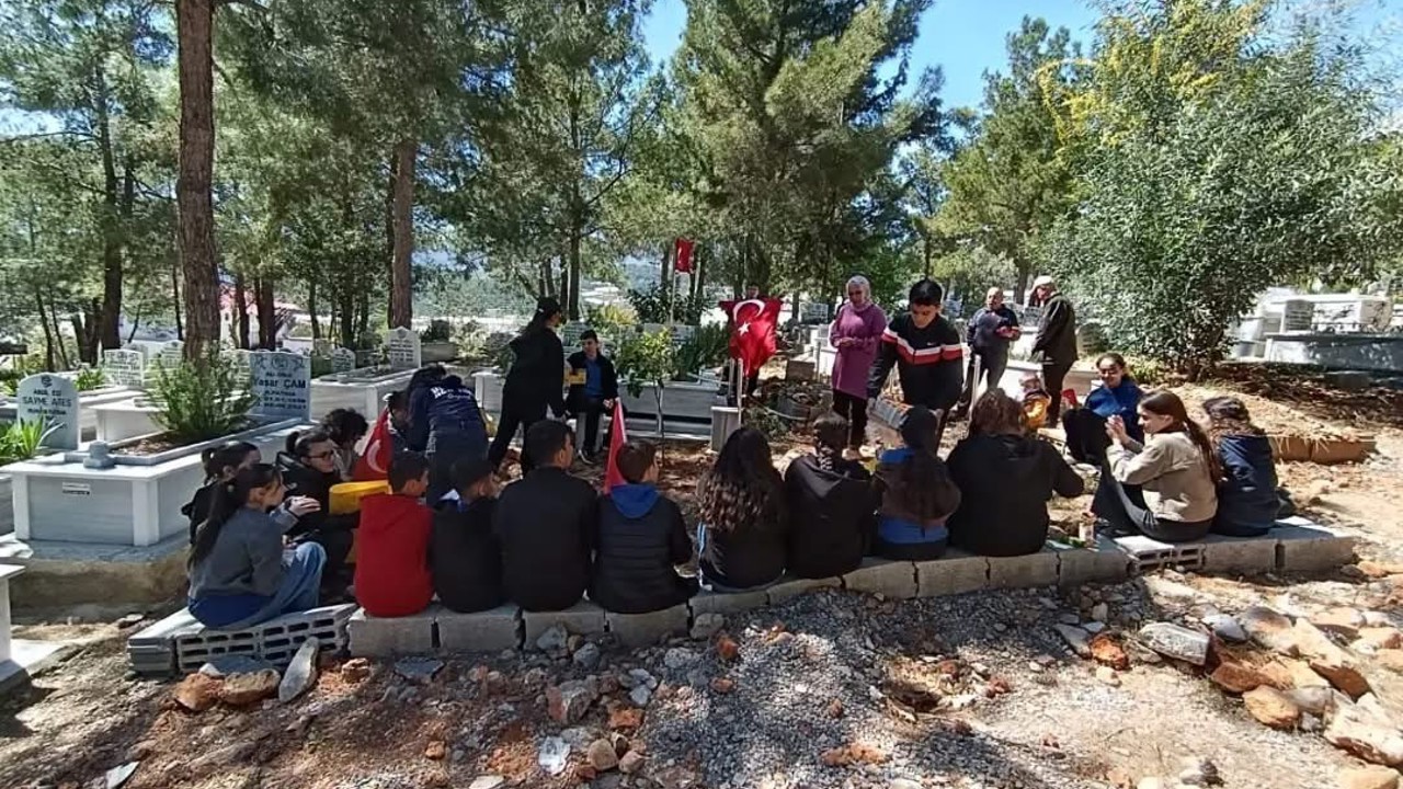 Ortaokul öğrencileri şehit Sedat Yabalak’ı dualarla andı

