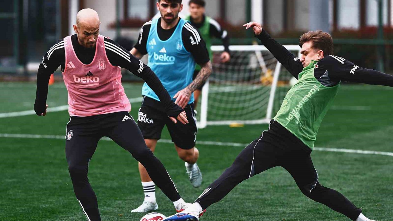 Beşiktaş, Fenerbahçe maçı hazırlıklarını sürdürdü
