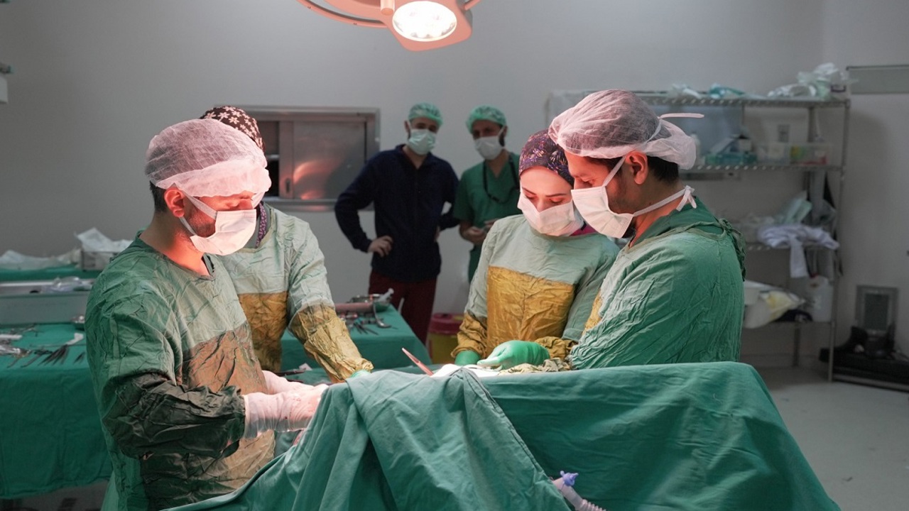 2 Kilogramı Aşan Dev Tümör Başarıyla Çıkarıldı