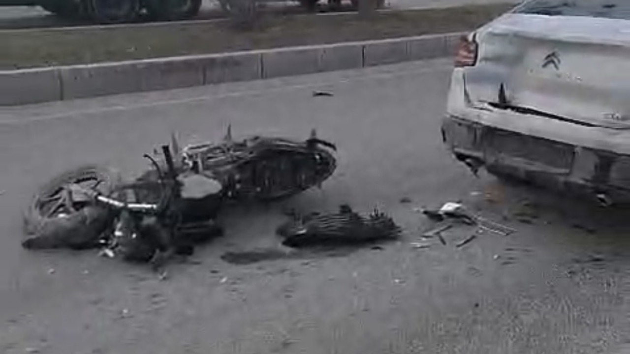 Malatya’da Otomobil İle Motosiklet Çarpıştı: 17 Yaşındaki Sürücü Yaralandı