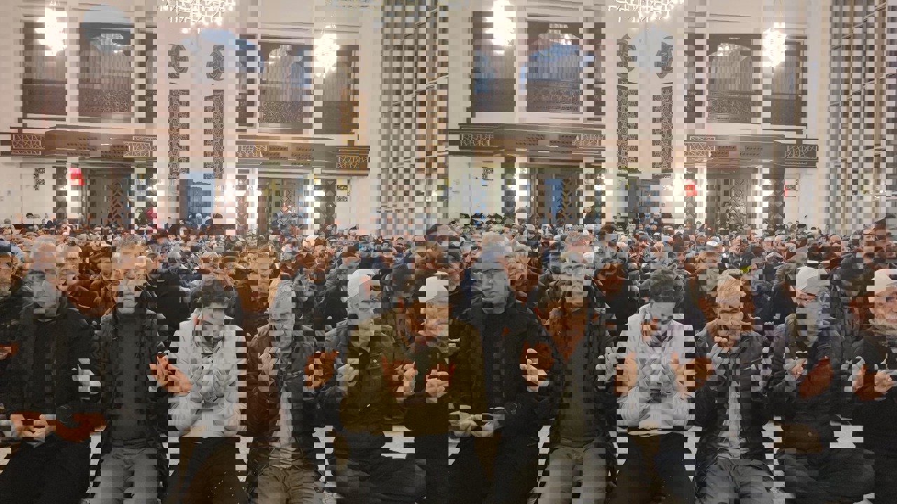 Malatya’da Regaib Kandili Coşkusu