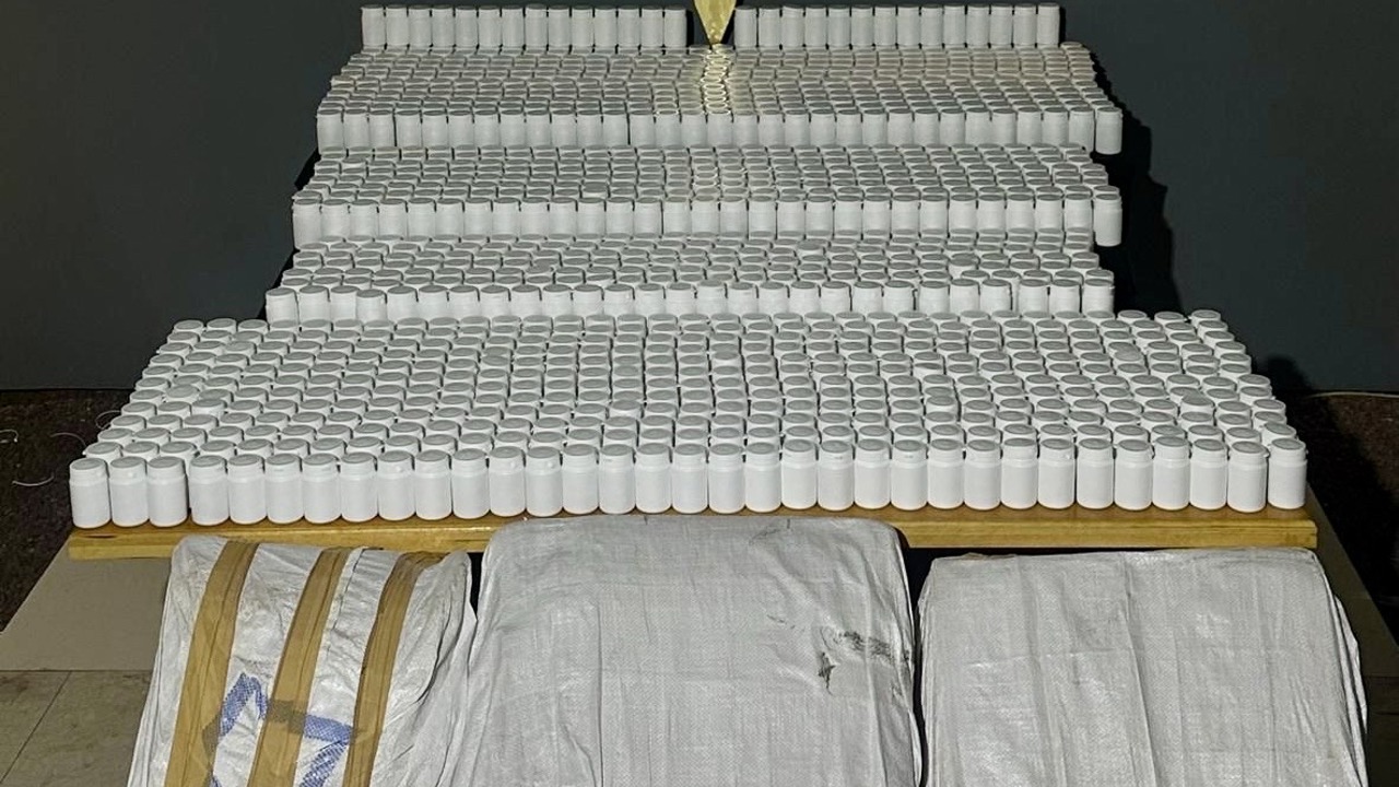 Malatya’da Uyuşturucu Operasyonu: 75 Bin 376 Sentetik Ecza Ele Geçirildi