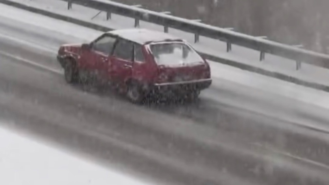 Yoğun Kar Yağışı Kazalarıda Beraberinde Getirdi