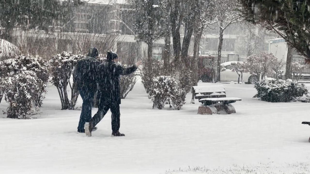 Malatya’da Kar 40 Santimetreyi Buldu: Vali Yavuz İlçe İlçe Açıkladı