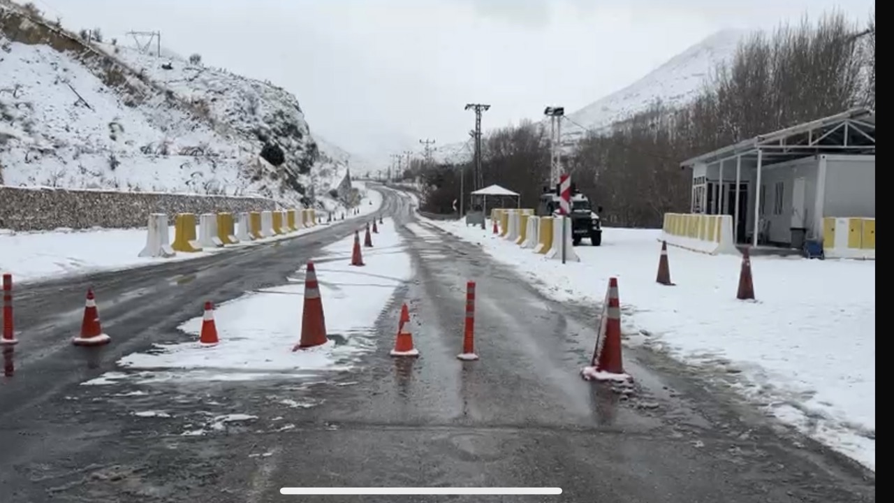 Darende–Gürün Karayolu Tipi Nedeniyle Çift Yönlü Olarak Trafiğe Kapatıldı