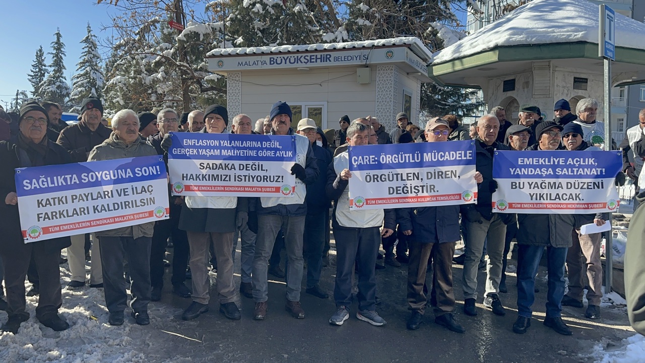 Emekliler Seyyanen Zam İçin Sokağa Çıktı