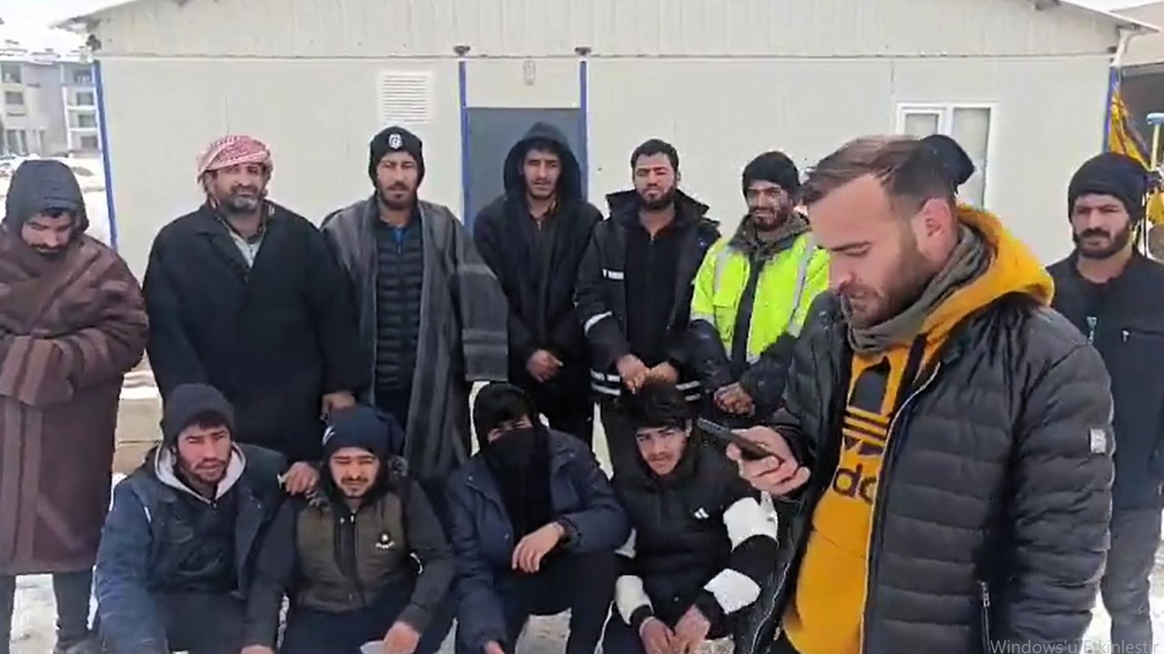 Ücretlerini alamayan TOKİ işçileri eylem başlattı