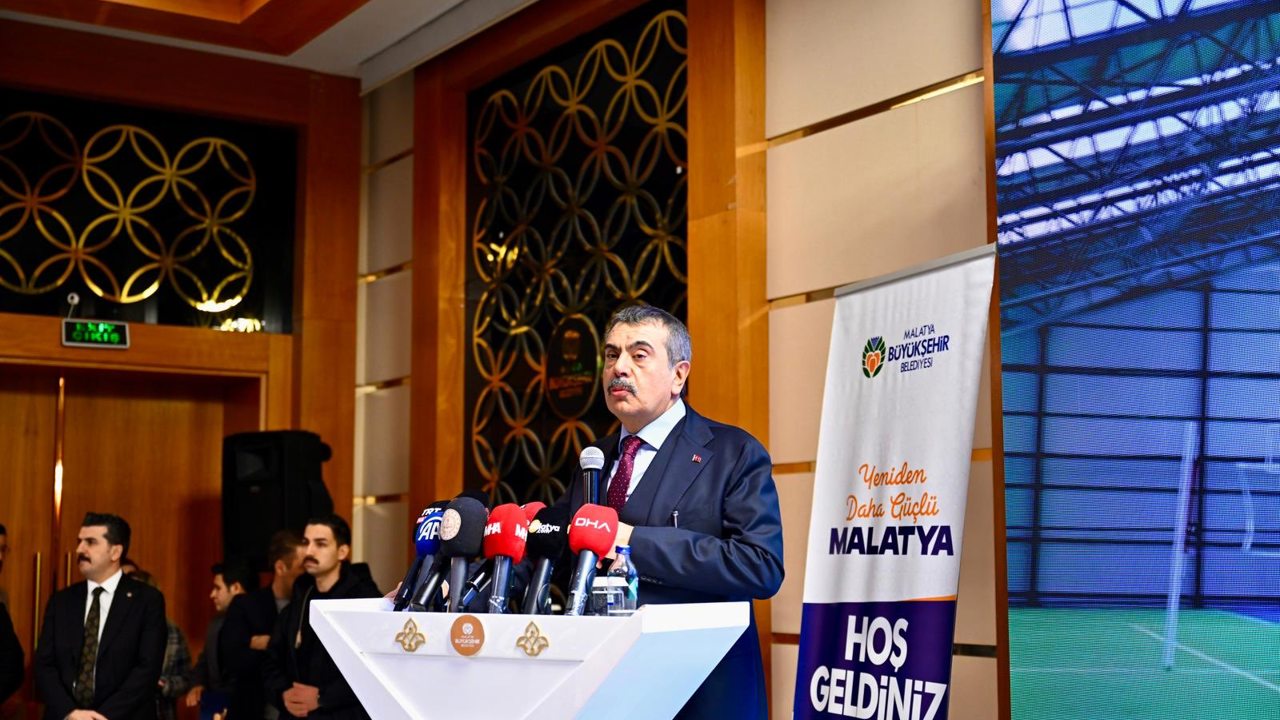 Bakan Tekin: Milletin Emanetini Usulsüz Harcayan Belediyelerle Hizmet Üretenler Arasındaki Fark Ortada