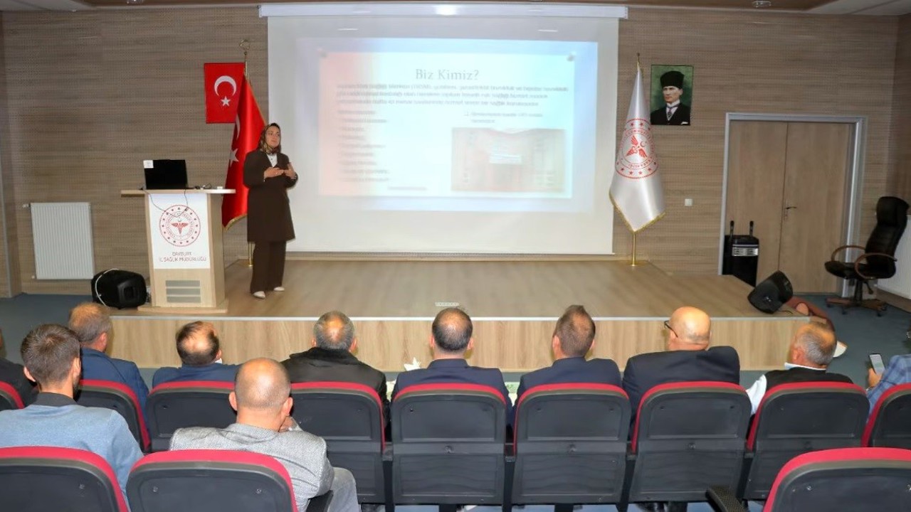 Bayburt’ta muhtarlara ruh sağlığı ve SAHA eğitimi verildi
