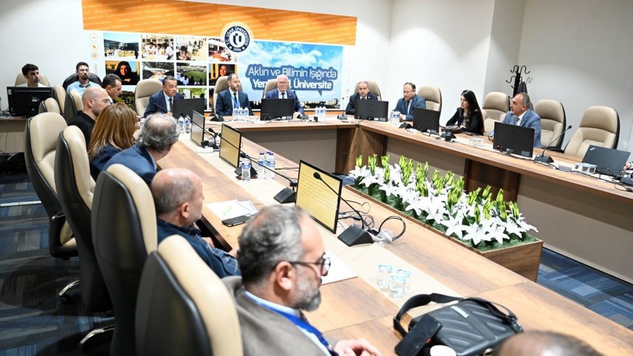 Uşak Üniversitesi kalite güvence süreçlerinde MEDEK heyetini ağırlıyor
