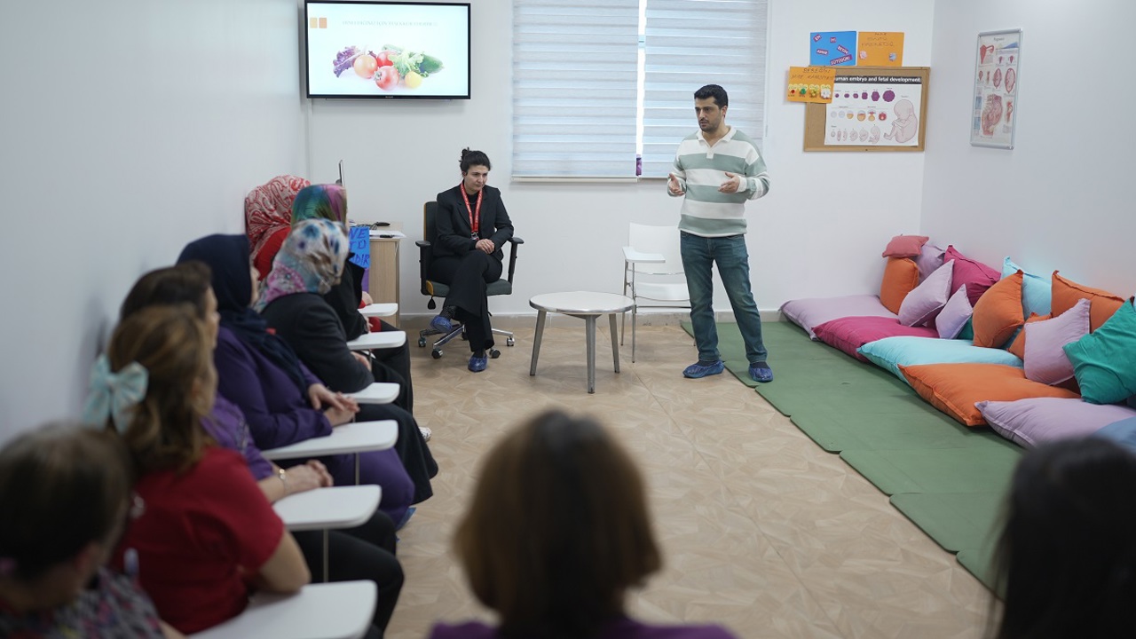 Menopoz Okulu’nda Kadın Sağlığına Yönelik Eğitimler Sürüyor