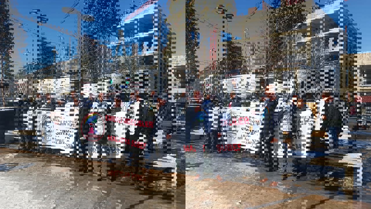 Malatay'da Emeklilerden “Geçim Yoksa Seçim Var” Çağrısı