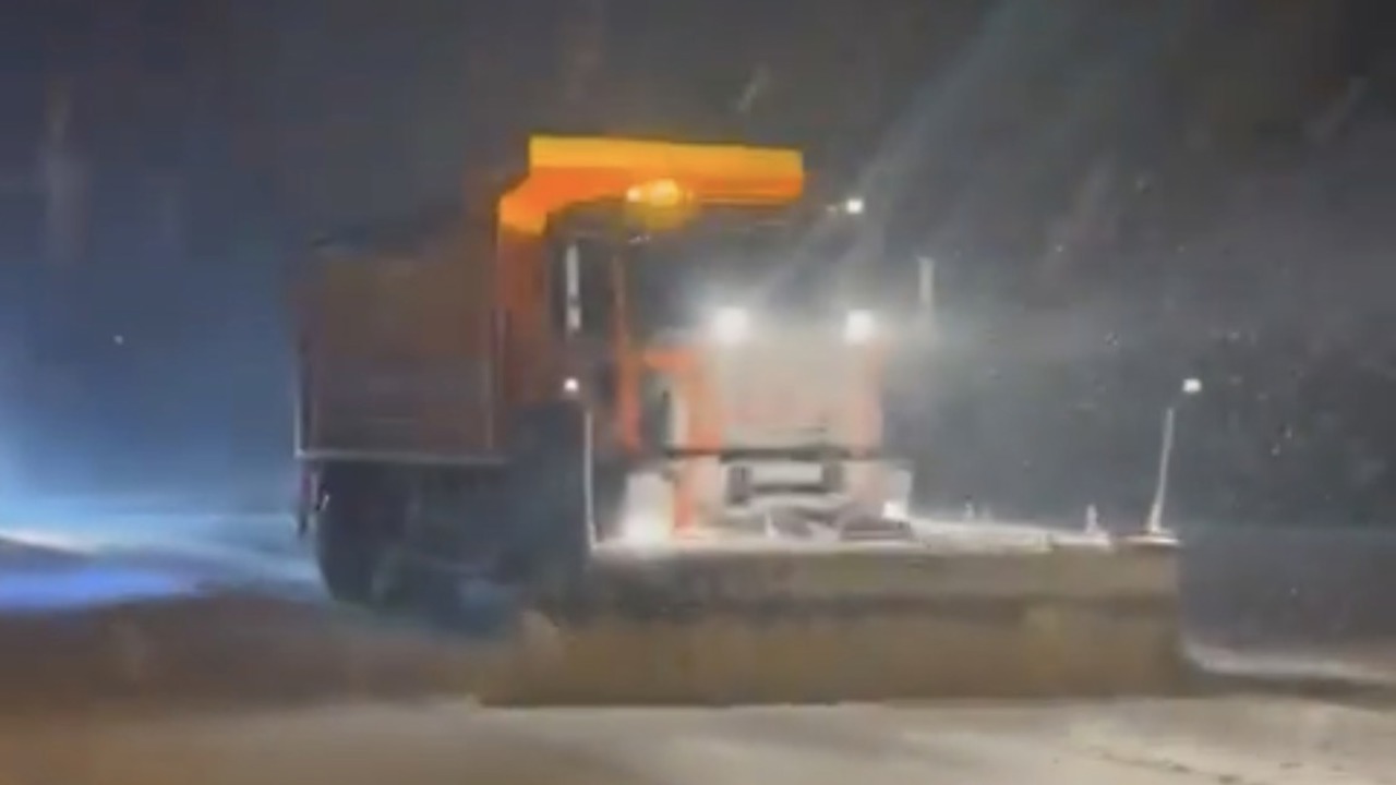 Malatya’da kar ulaşımı zorluyor, kritik güzergâhlarda kontrollü trafik uygulanıyor