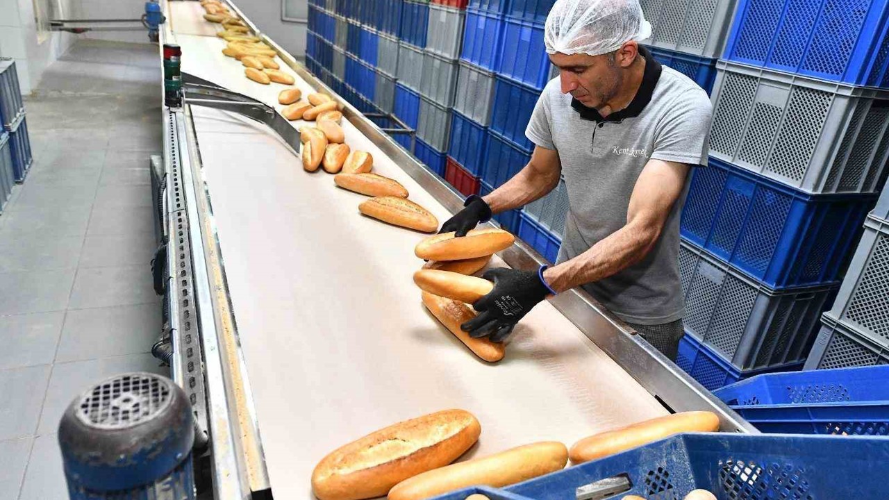 İzmir’de Halk Ekmek’e zam: 210 gram ekmek 10 TL oldu
