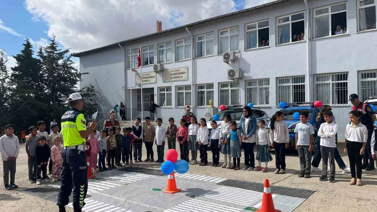 Kilis’te öğrencilere trafik eğitimi verildi
