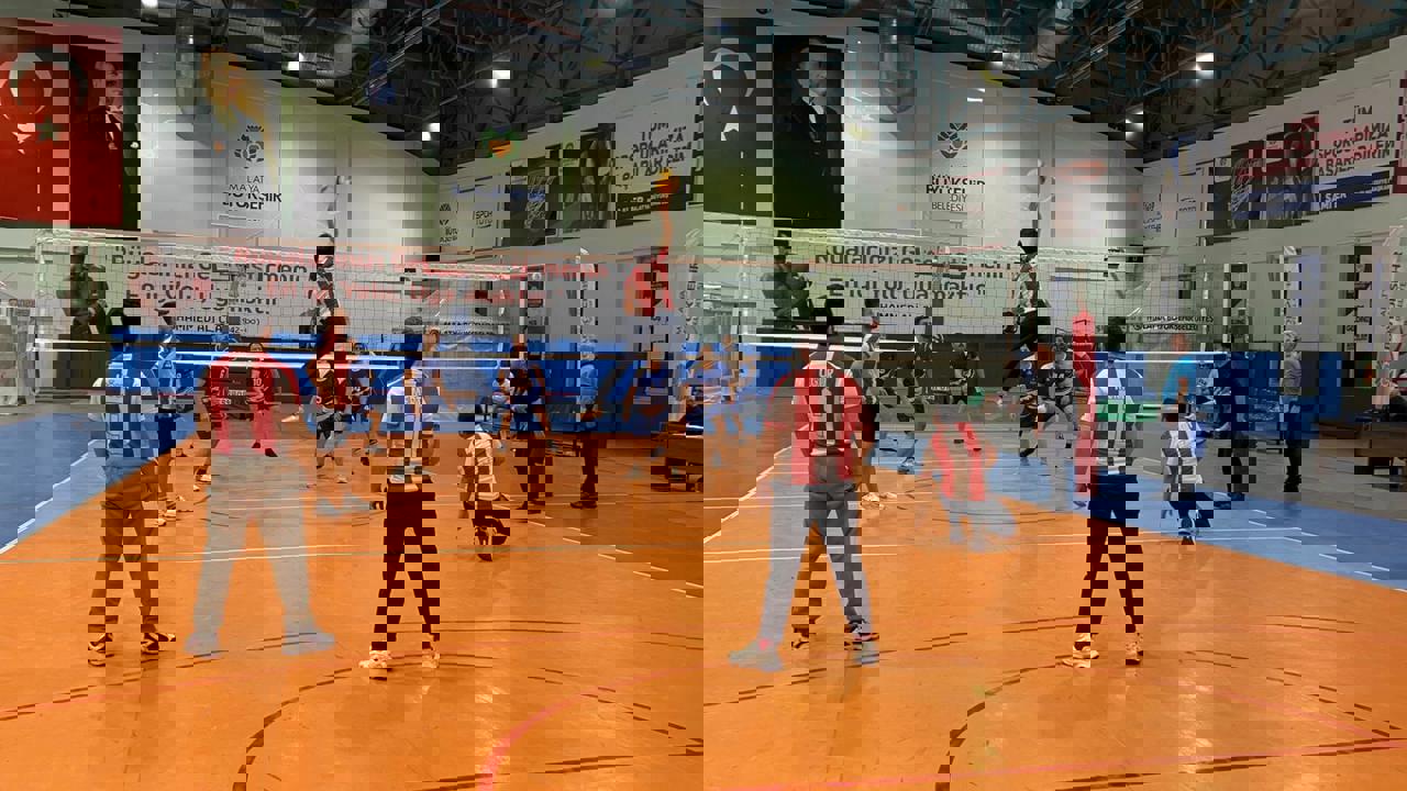 Kurumlar Arası Voleybol Turnuvası Başladı