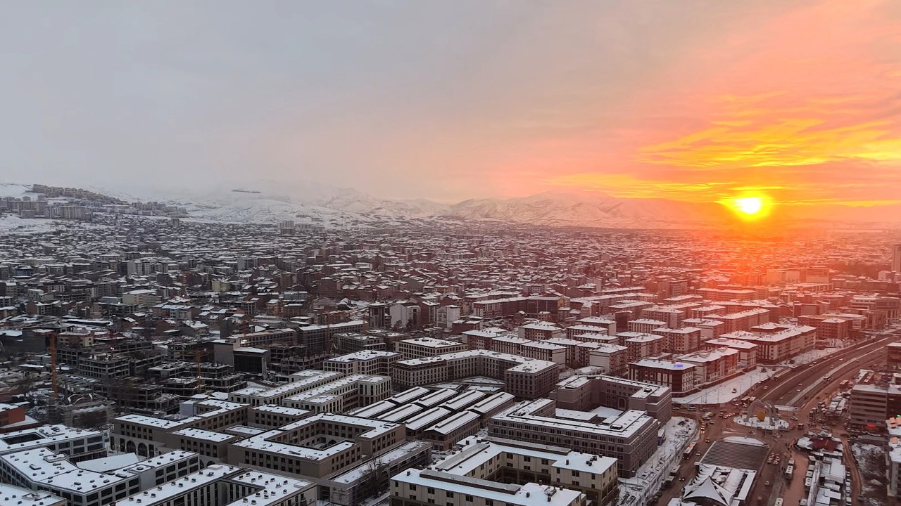 Küllerinden doğan Malatya Çarşısı, Kar Altında Havadan Görüntülendi