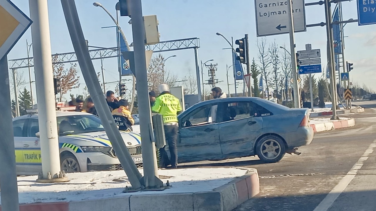 Malatya’da Trafik Kazası: 2 Kişi Yaralandı