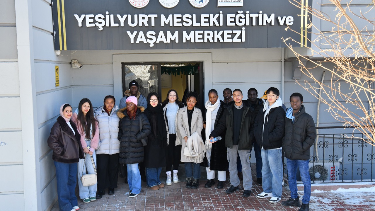 Yeşilyurt Kent Konseyi’nden Yabancı Öğrencilere Kültür, Tarih ve Meslek Dolu Gezi Programı!