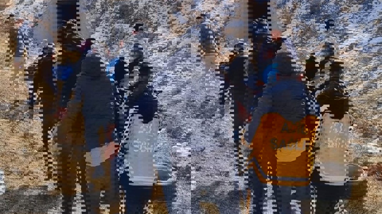 Yeşilyurt’ta Trafik Kazası: 1 Ölü, 2 Yaralı