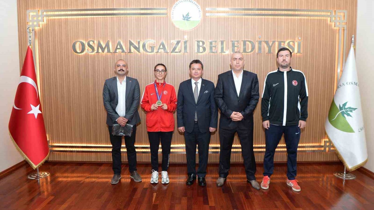 Başkan Erkan Aydın şampiyon sporcuyu ağırladı
