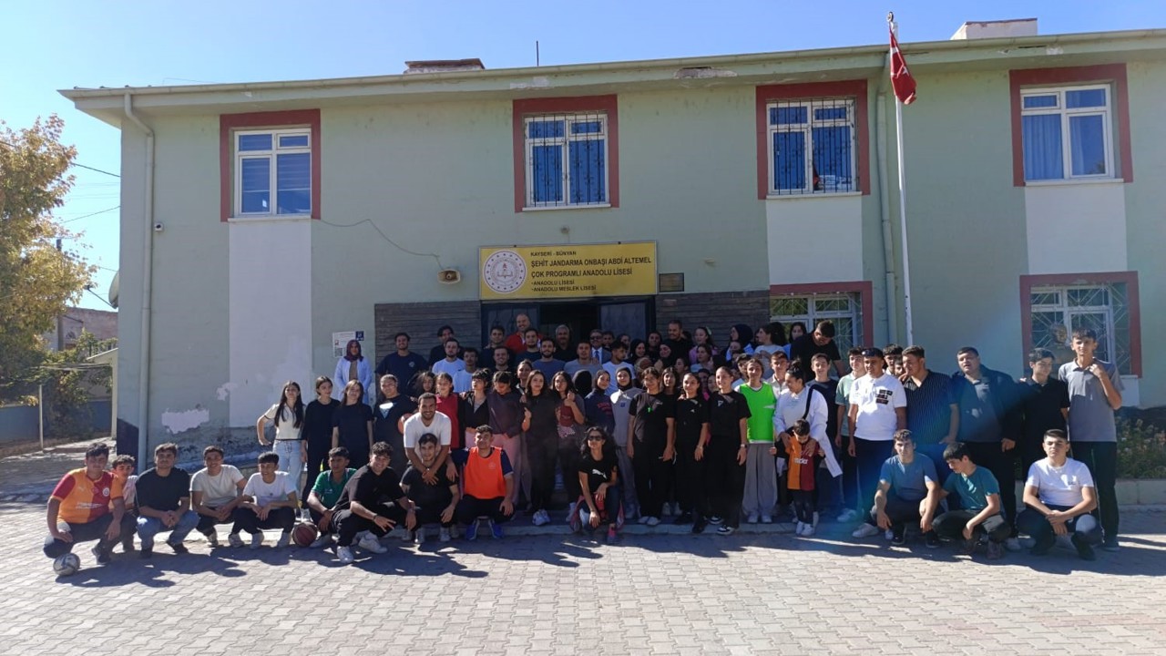 ERÜ’den Bünyan’da "Sağlık İçin Sporu Seçin" etkinliği
