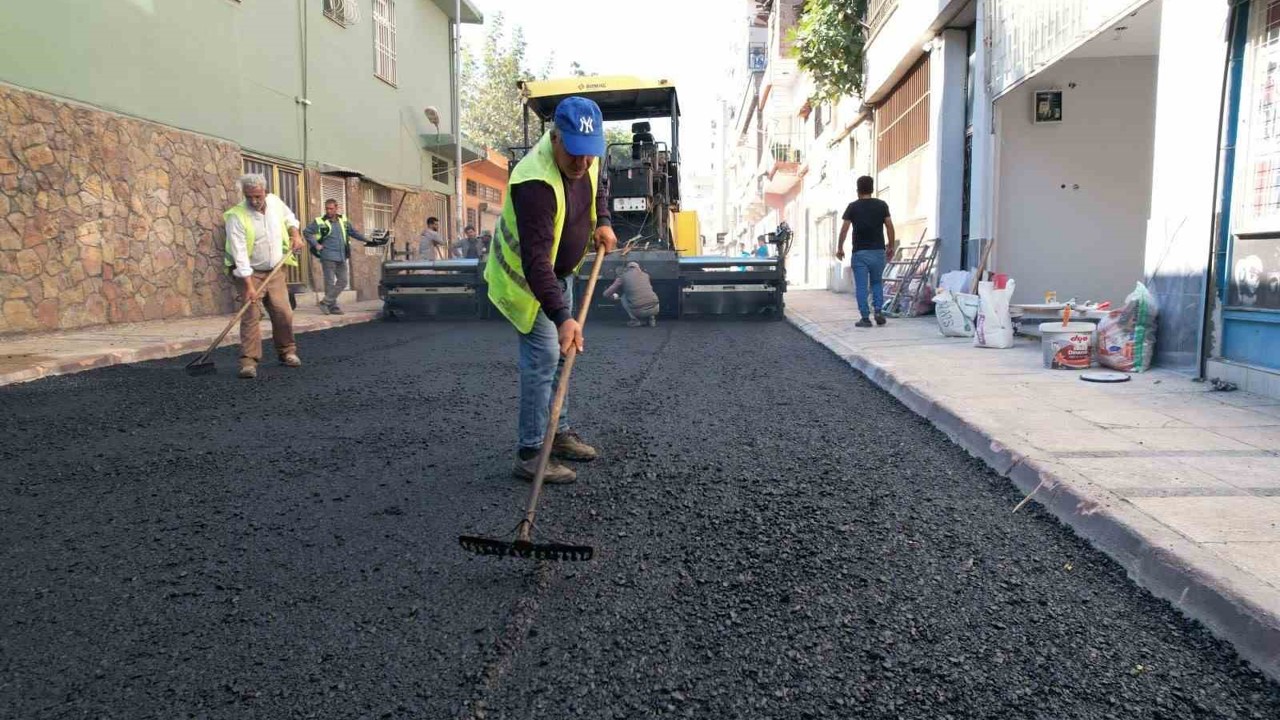 Akdeniz’de sokaklar yenileniyor
