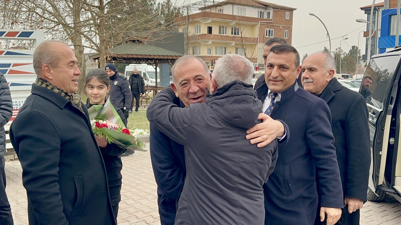 Gürsel Tekin'den Göçer’e Destek Ziyareti: “Nerede Haksızlık Varsa Oradayız”