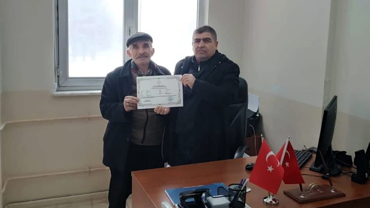 Doğanşehir’de 82 Yaşında Okuma Yazma Başarısı