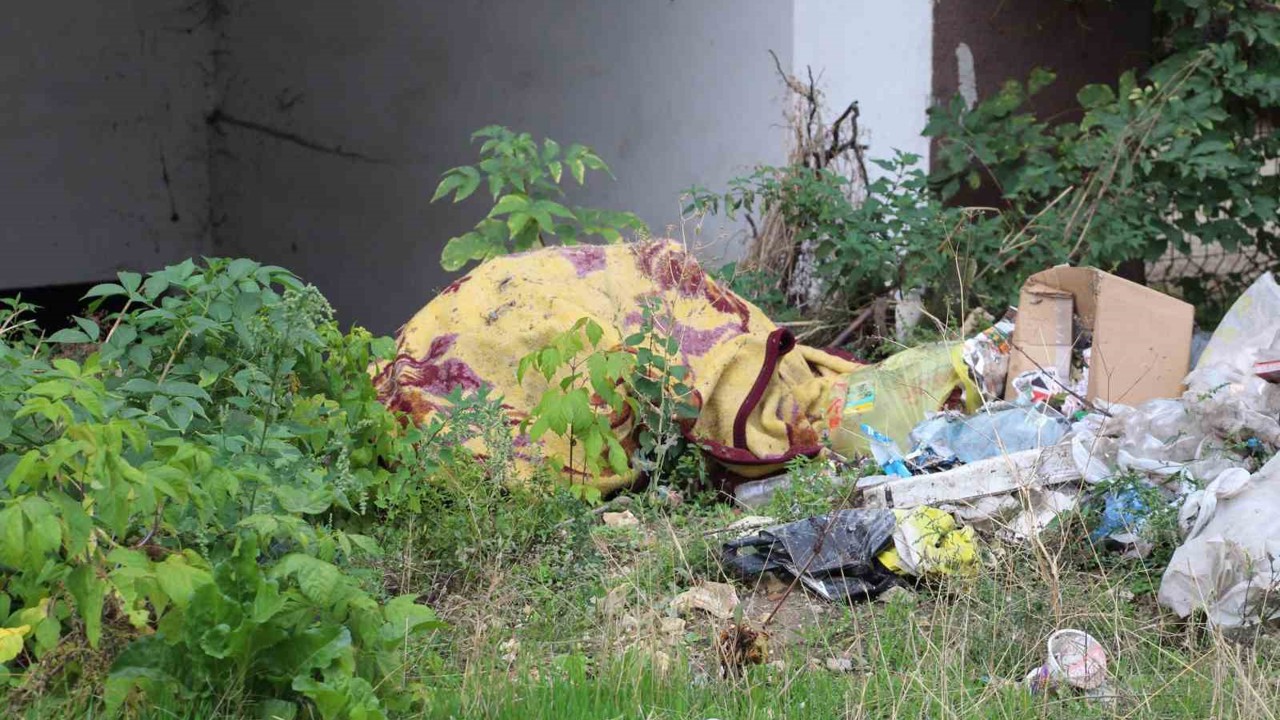Ceset zannettiler, çöp çıktı
