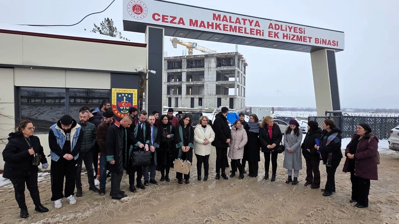 Karnındaki Bebeğiyle Öldürülen Beste İçin Mahkemede Adalet Çığlığı