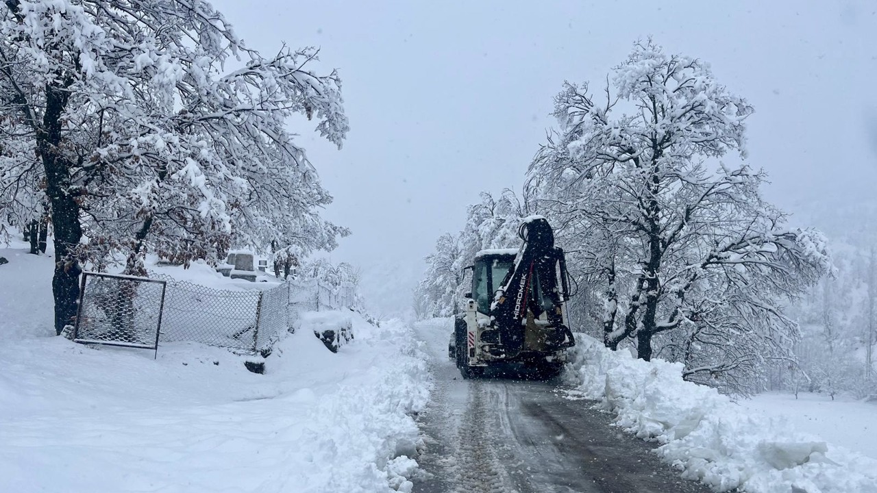 Doğanşehir’de kar kalınlığı 60 santimetreye ulaştı