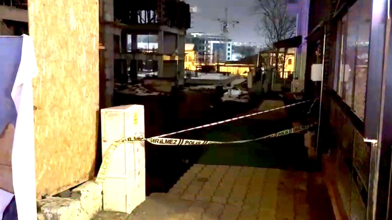 Kanalboyunda İstinat Duvarı Çöktü, Bölge Güvenlik Altına Alındı