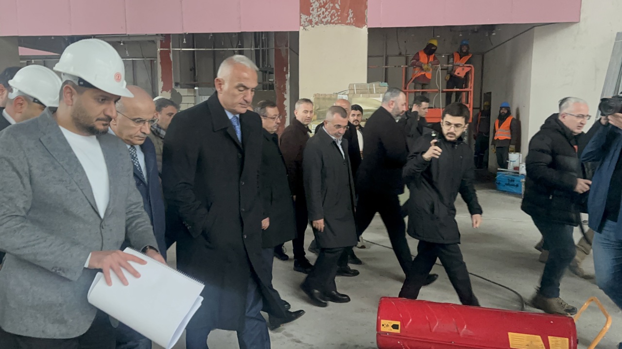 Kültür Ve Turizm Bakanı Ersoy, Sabancı Kültür Merkezi İnşaatında İncelemelerde Bulundu