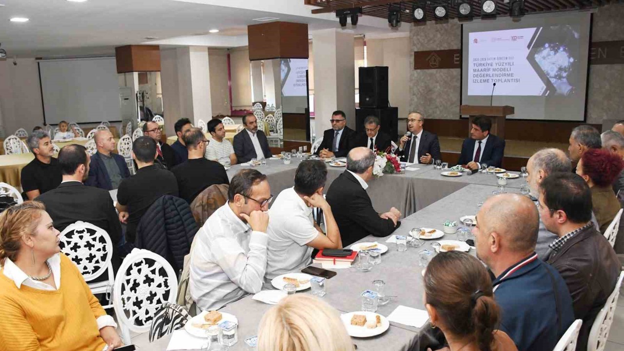 Türkiye Yüzyılı Maarif Modeli çerçevesinde yürütülen çalışmalar değerlendirildi
