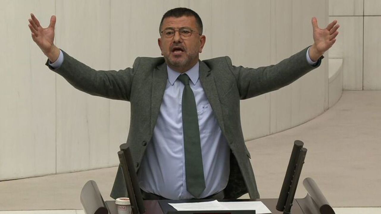 Veli Ağbaba, Dijital Performans ve Halkla İletişim Araştırmalarında Öne Çıktı