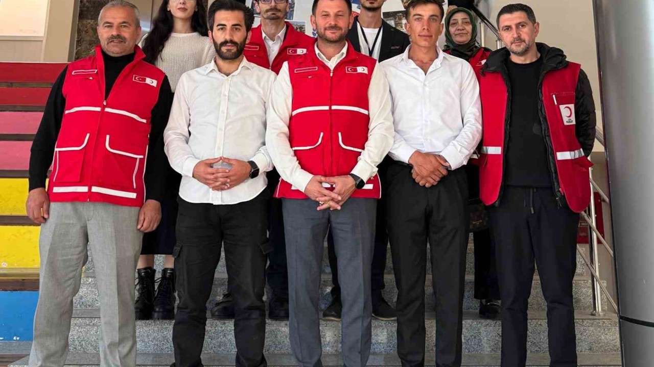 ETÜ öğrencilerinden anlamlı destek: "Gazze’ye nefes ol" kampanyasıyla Kızılay’a bağış
